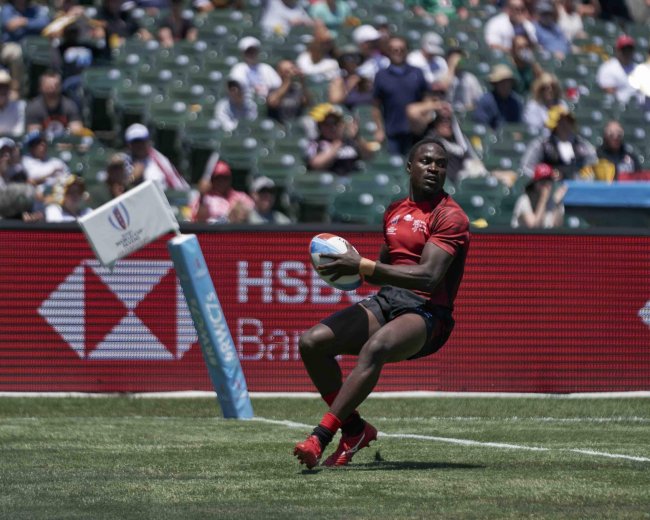 Nelson Oyoo scored twice to steer Kenya to the next round of the RWC 7's tournament. (Photo by David Kiania)